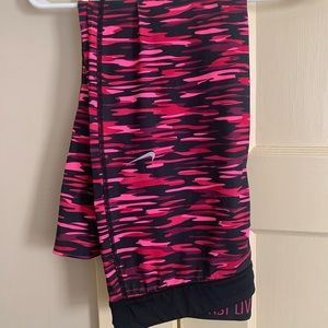 Womens Nike xl Capri leggings